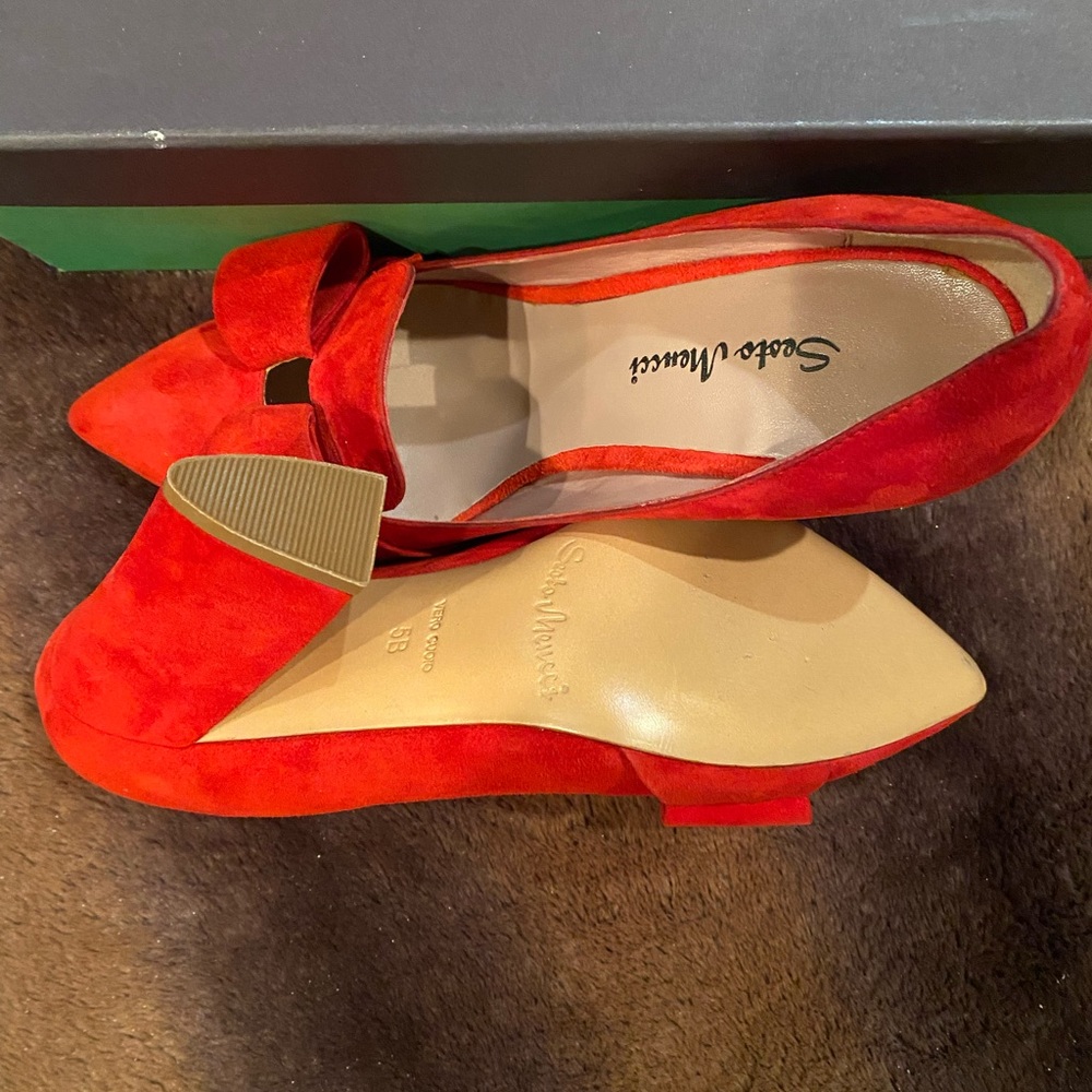 Red suede size 5 shoes. Never worn, paid $104, Block triangle heel.